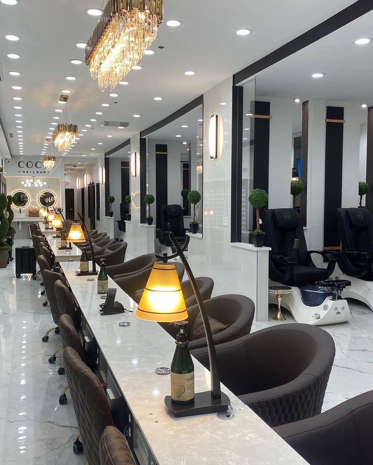 COCO Nail Bar Algonquin interior